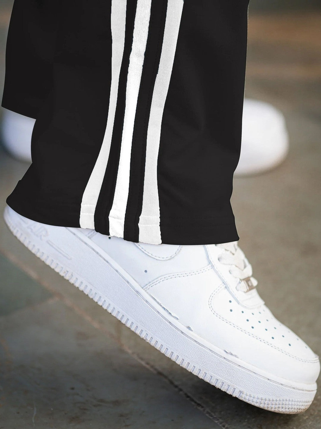 Men Side Striped Mid-Rise Flexi Waist Track Pants